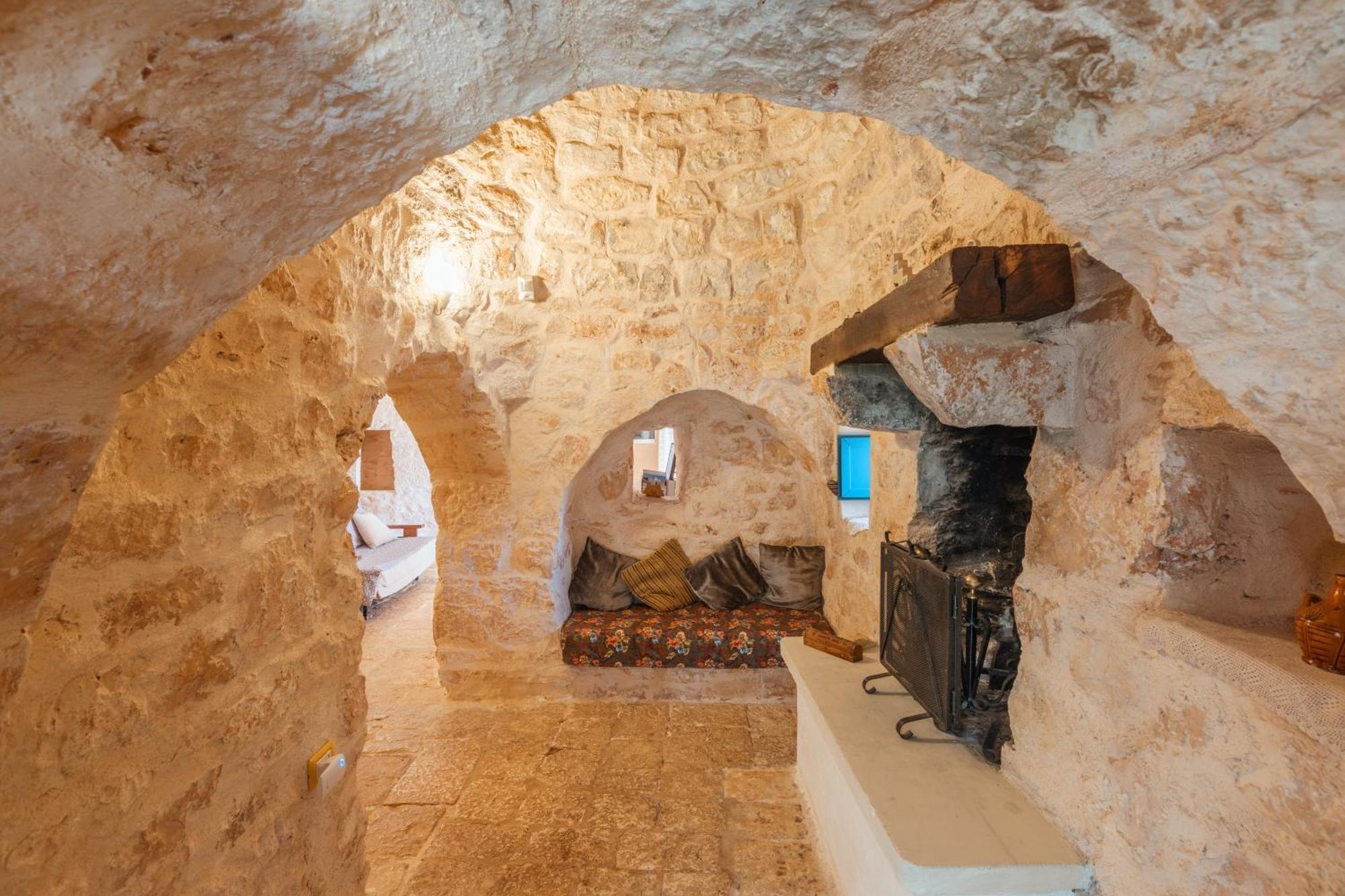 Trullo Tarantini Con Piscina Privata Latiano Exterior foto