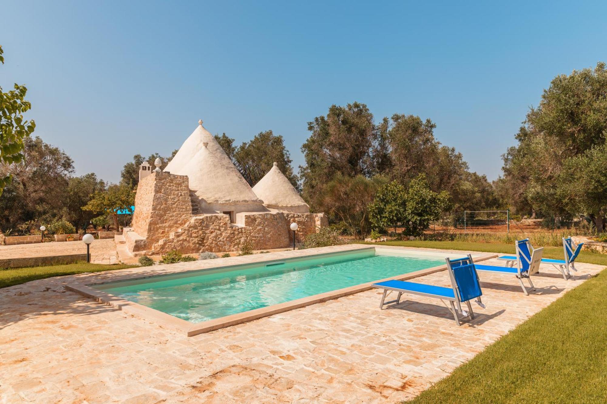 Trullo Tarantini Con Piscina Privata Latiano Exterior foto