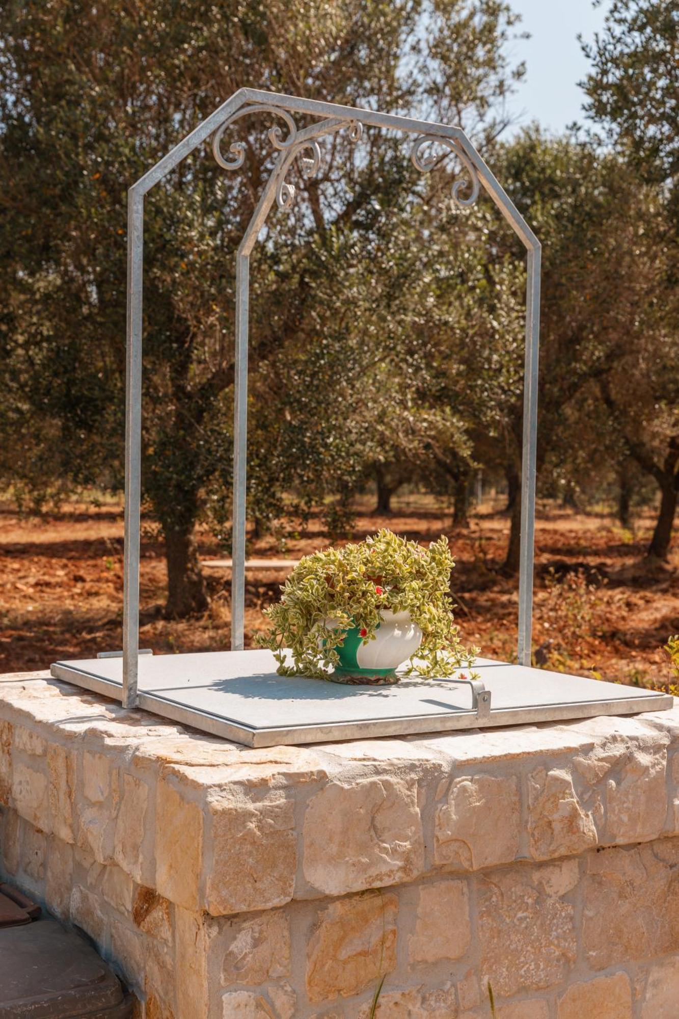 Trullo Tarantini Con Piscina Privata Latiano Exterior foto